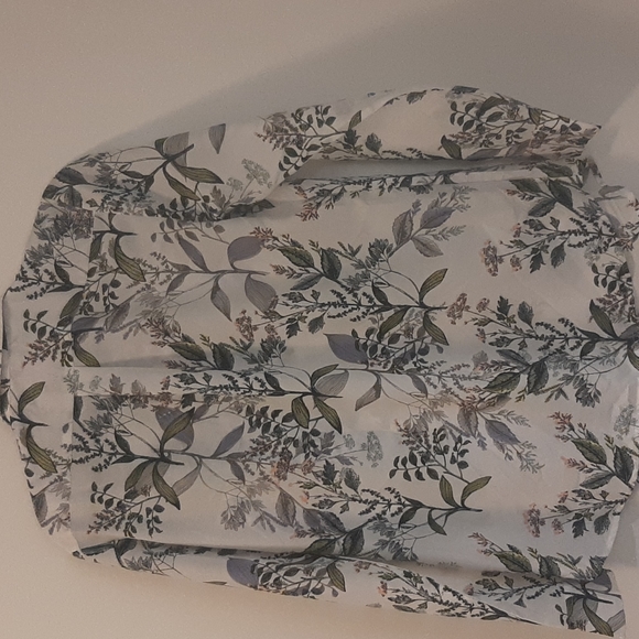 Botanical shirt from Banana Republic - Picture 4 of 4